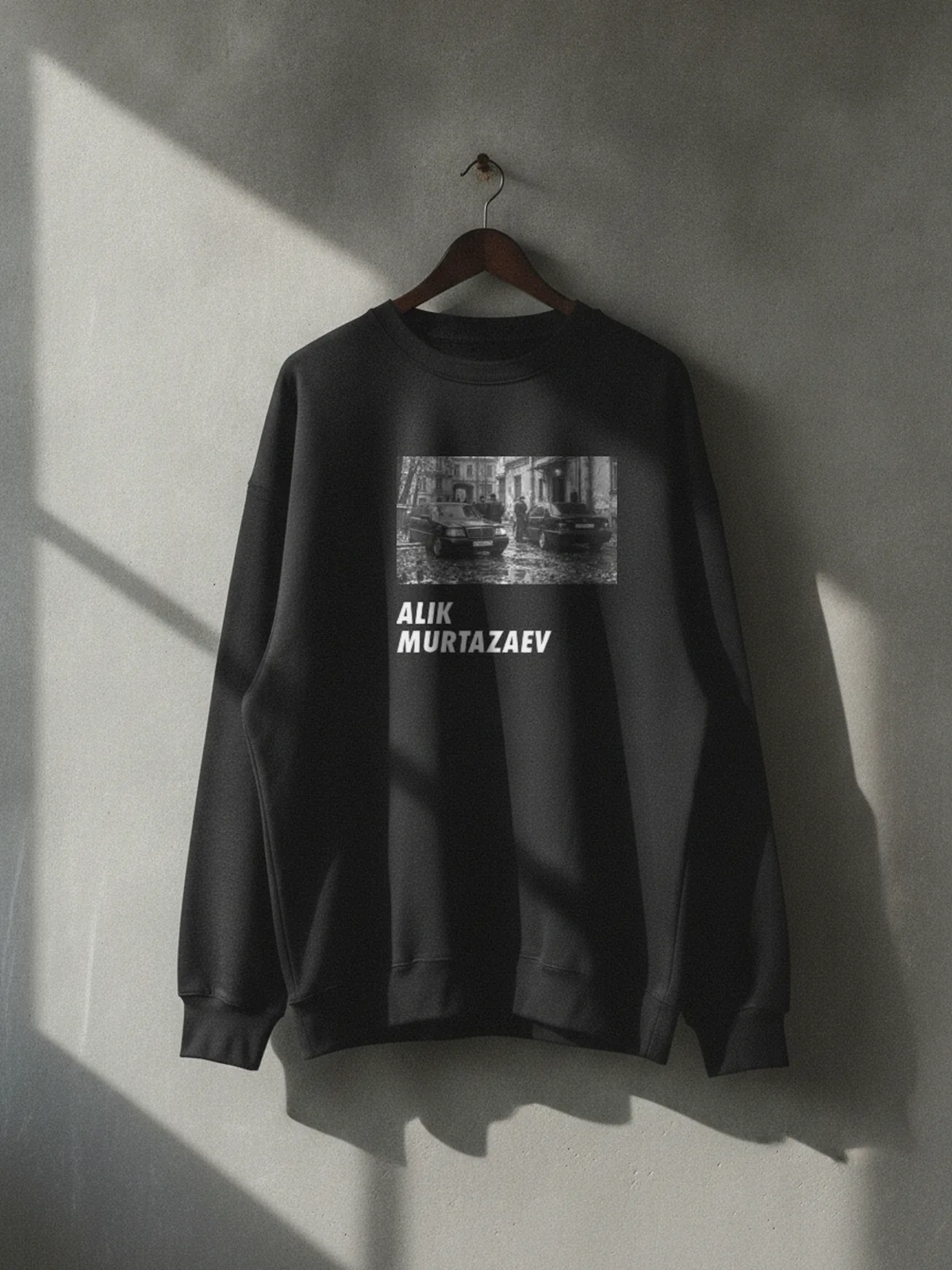ALIK MURTAZAEV CREWNECK, на вешалке