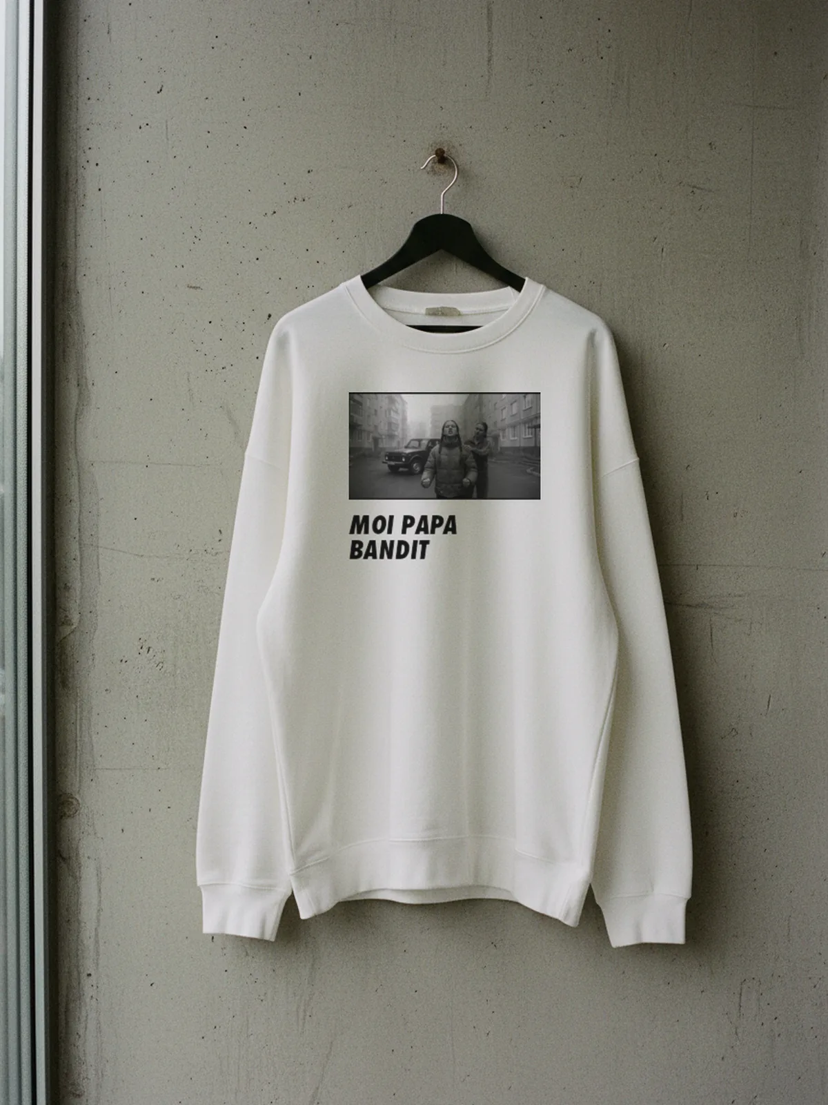 MOI PAPA BANDIT CREWNECK, на вешалке