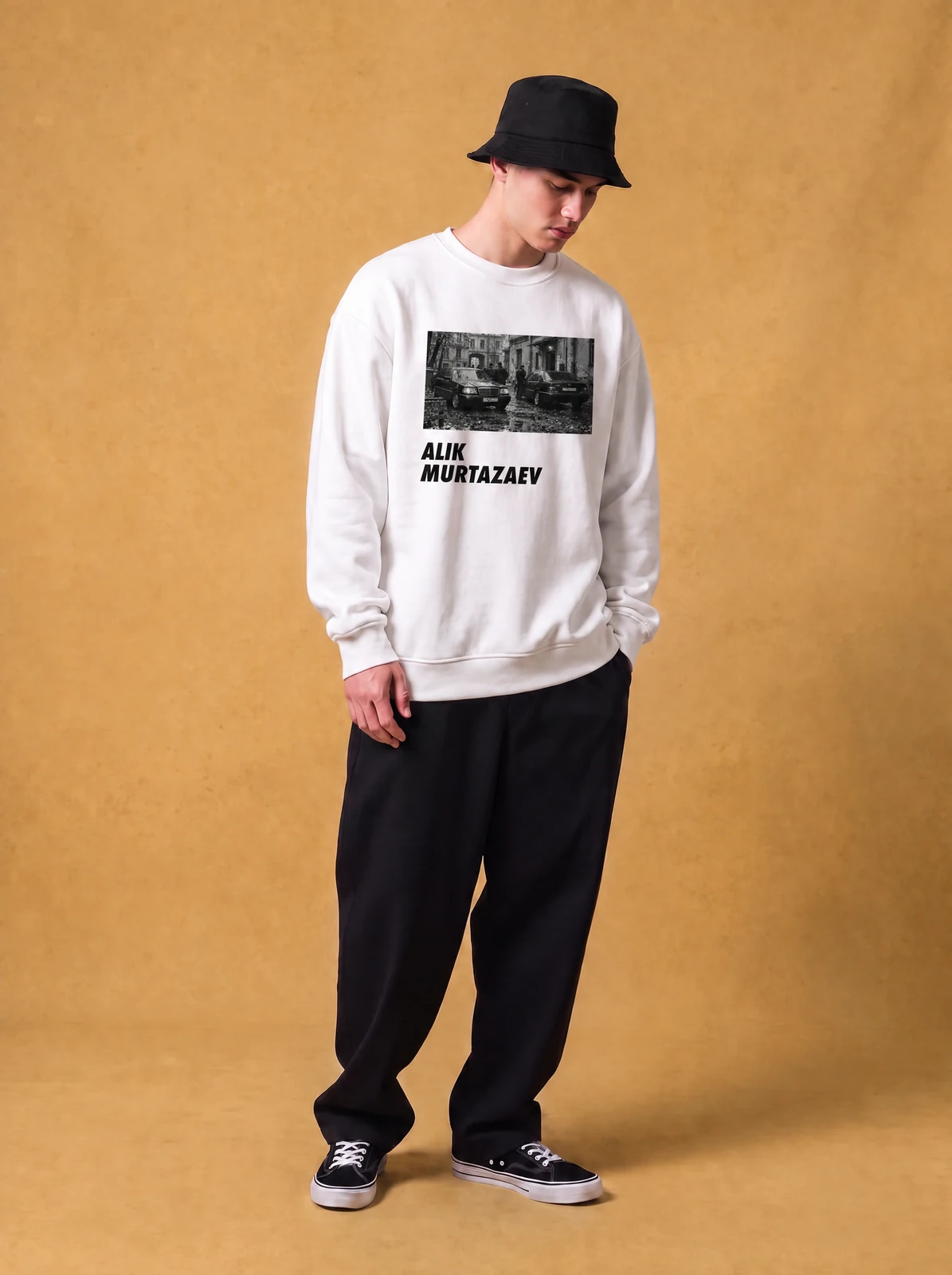 ALIK MURTAZAEV CREWNECK, белая