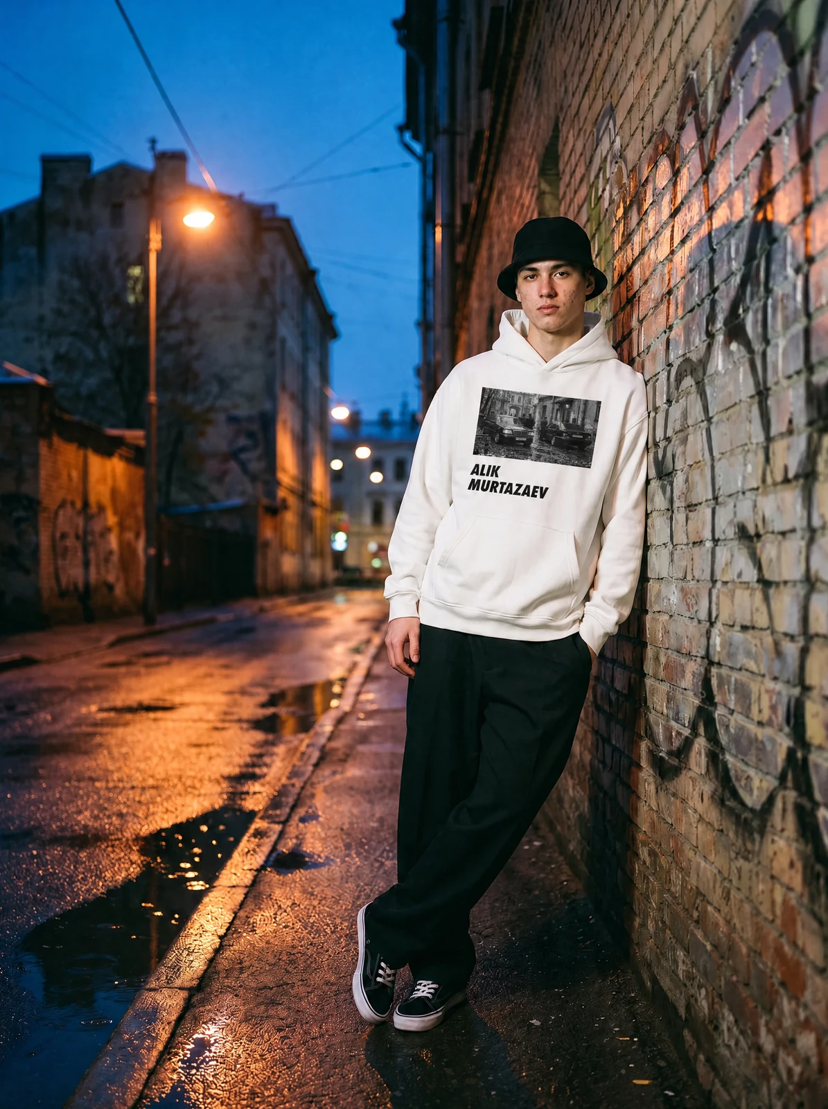 ALIK MURTAZAEV HOODIE, во дворе