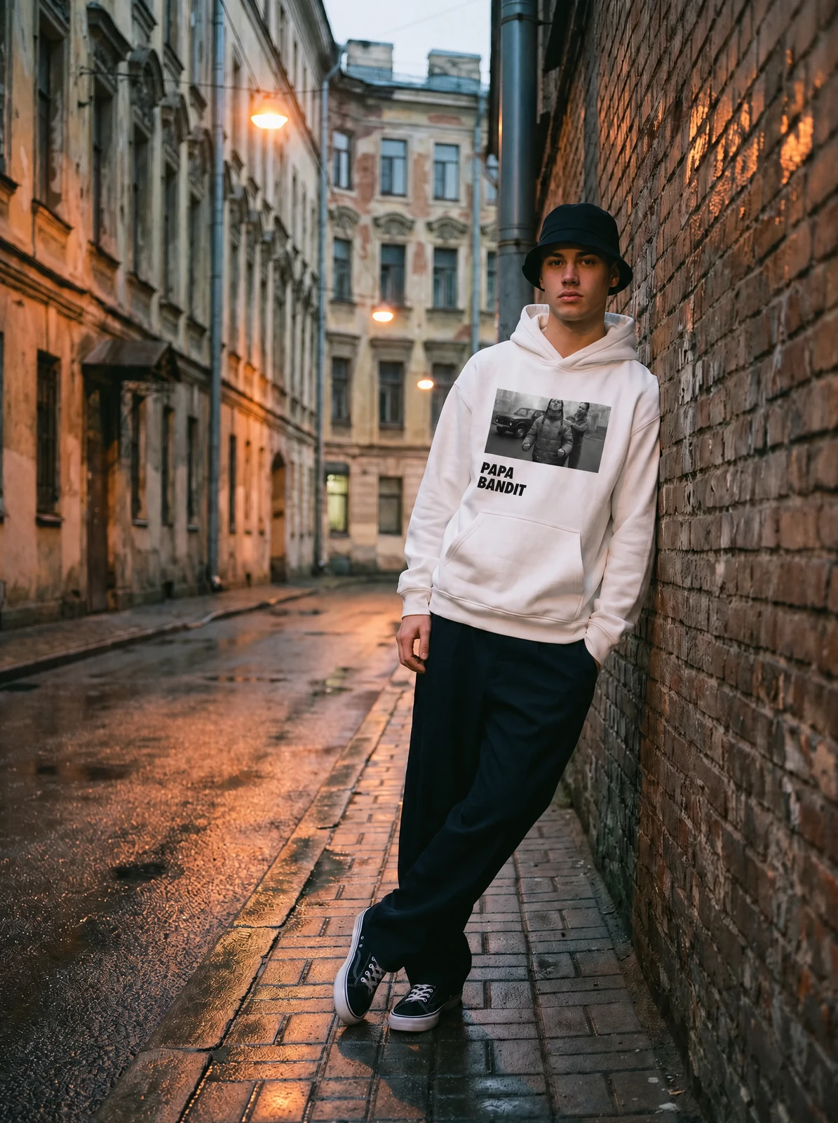 PAPA BANDIT HOODIE, во дворе