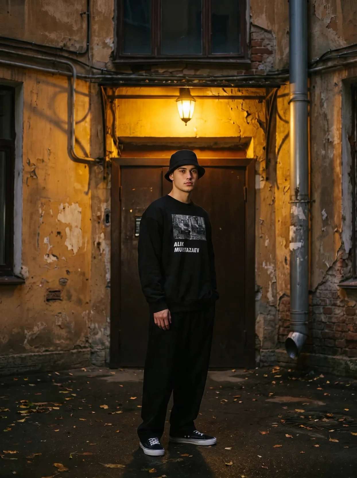 ALIK MURTAZAEV CREWNECK